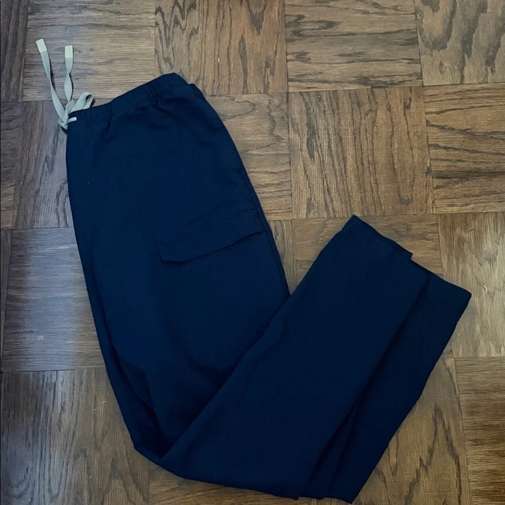 Figs navy scrub  Pants size: XXL